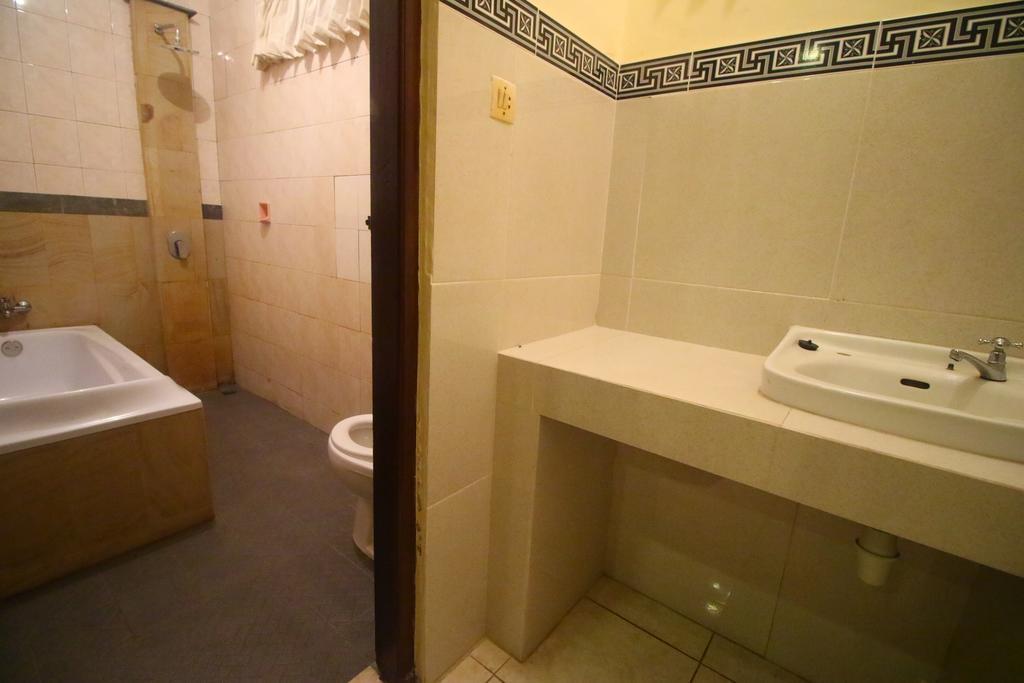 Adi Santia Bungalows Убуд Экстерьер фото